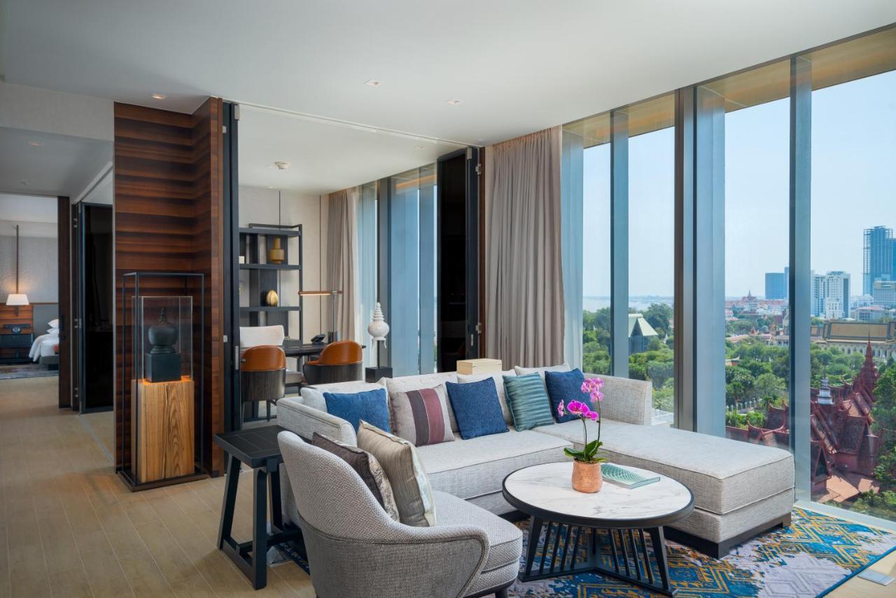 Hyatt Regency Phnom Penh Hotel Buitenkant foto