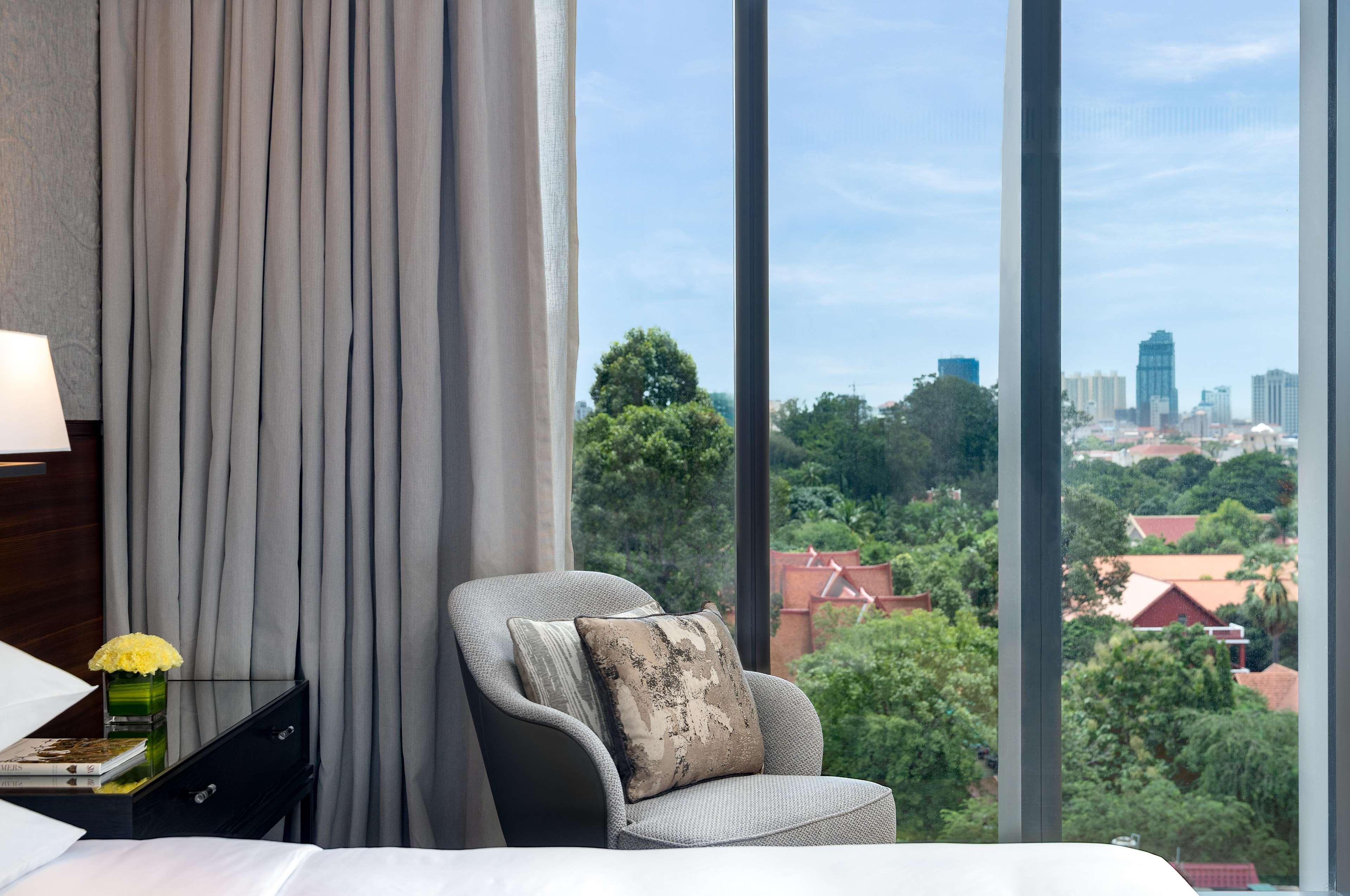 Hyatt Regency Phnom Penh Hotel Buitenkant foto