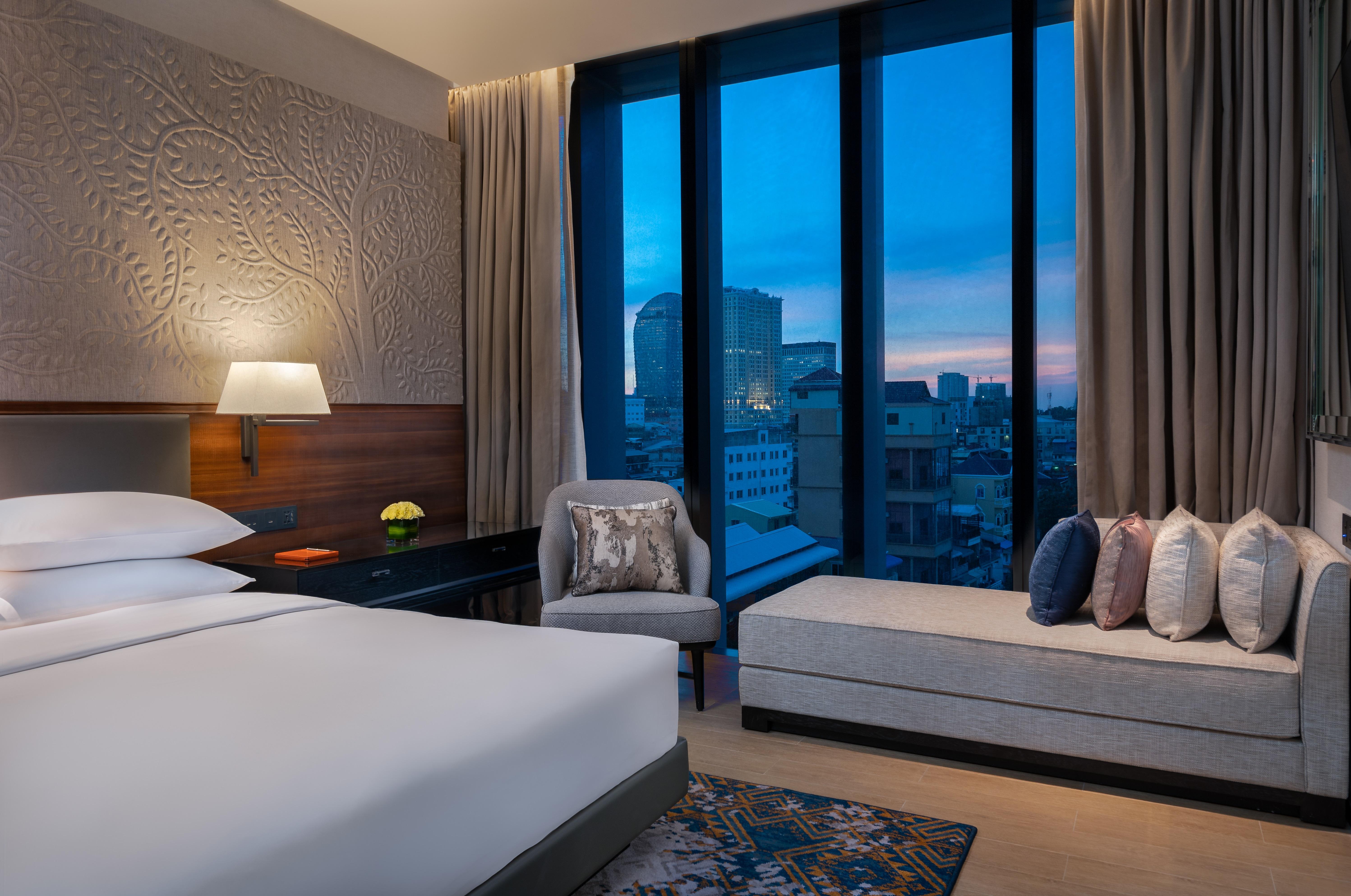 Hyatt Regency Phnom Penh Hotel Buitenkant foto