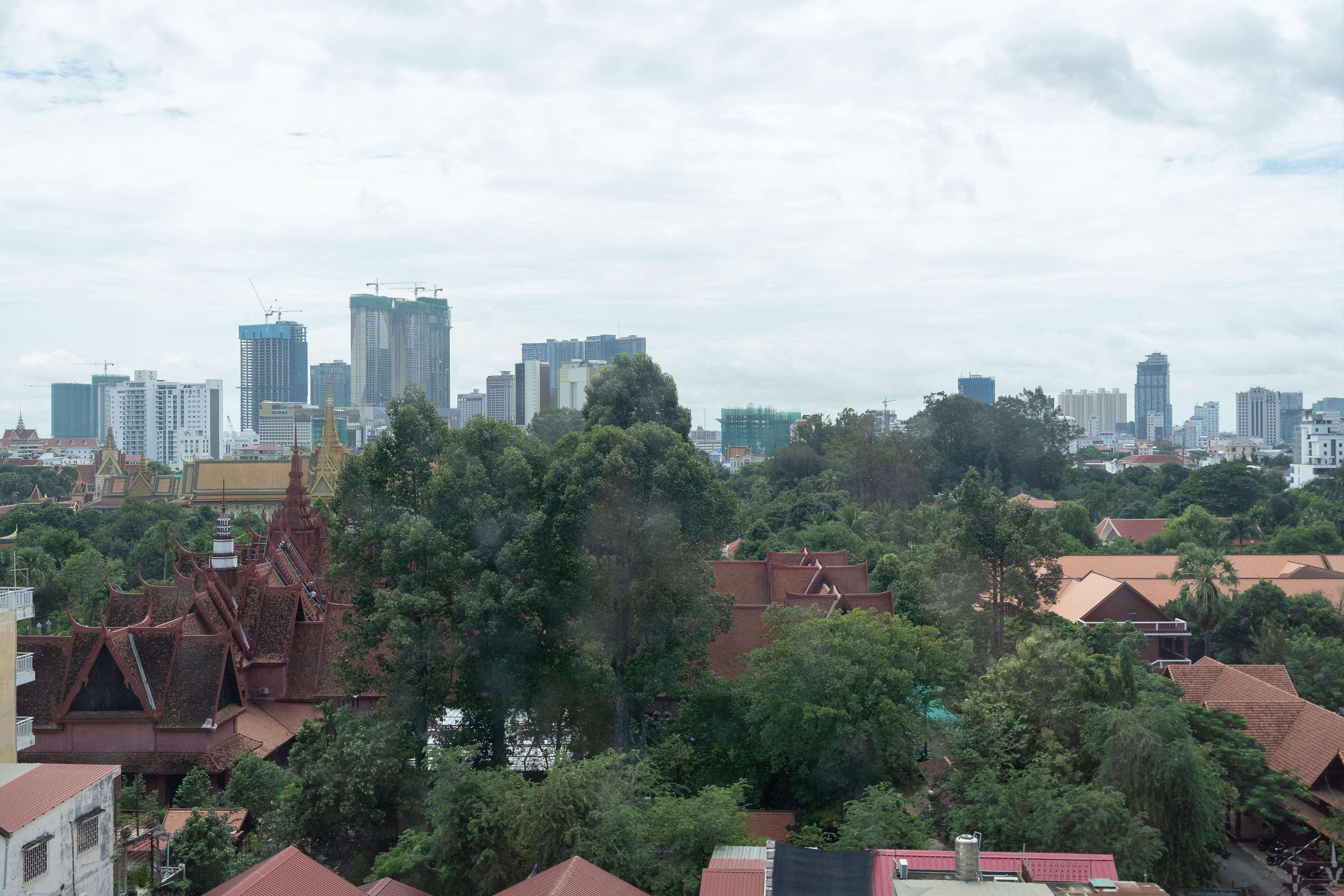 Hyatt Regency Phnom Penh Hotel Buitenkant foto
