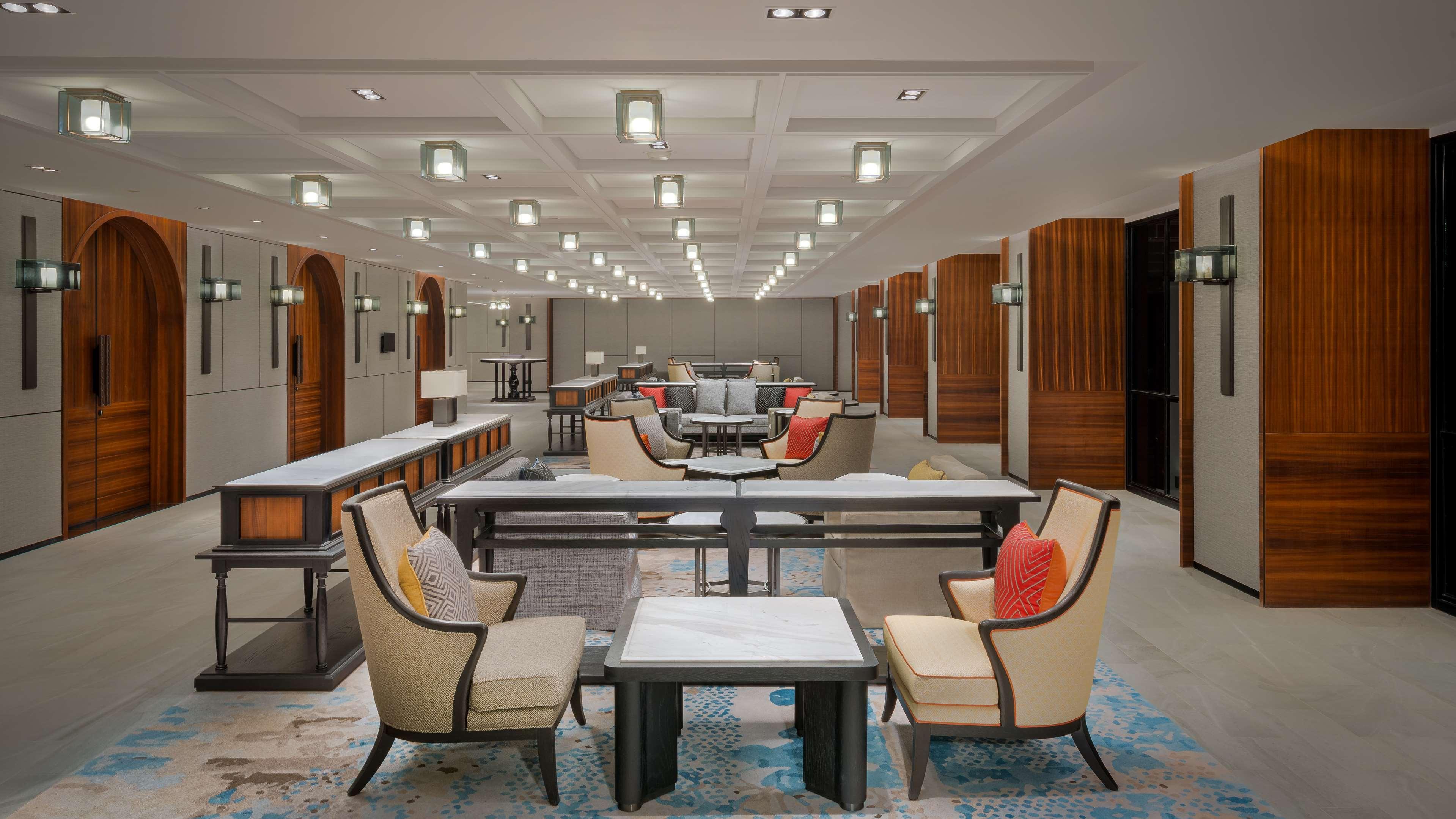 Hyatt Regency Phnom Penh Hotel Buitenkant foto